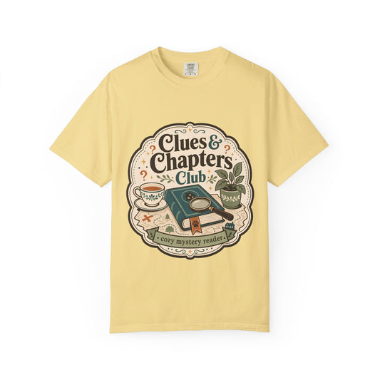 Clues & Chapters Club – Cozy Mystery Reader T-Shirt