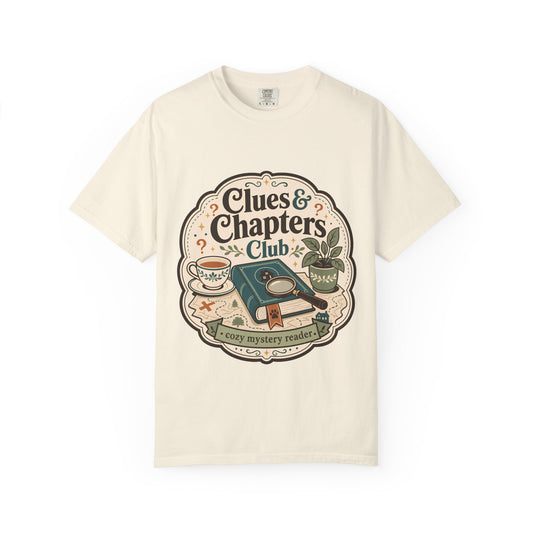 Clues & Chapters Club – Cozy Mystery Reader T-Shirt