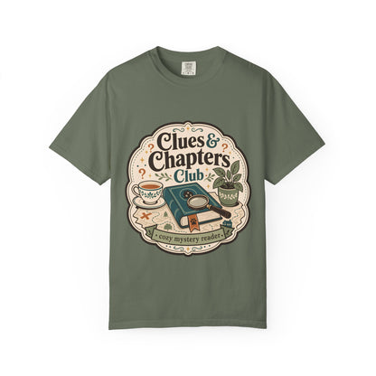 Clues & Chapters Club – Cozy Mystery Reader T-Shirt