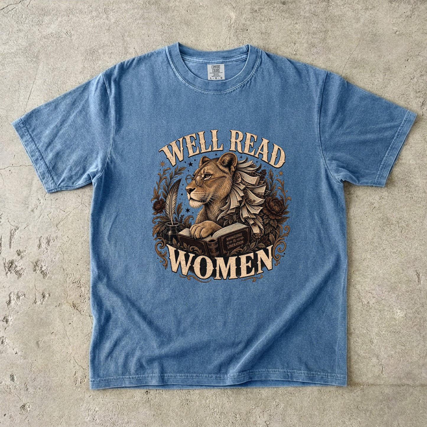 Well Read Women – Book Lover T-Shirt